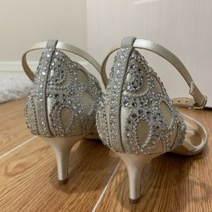 Badgley Mischka Gillian